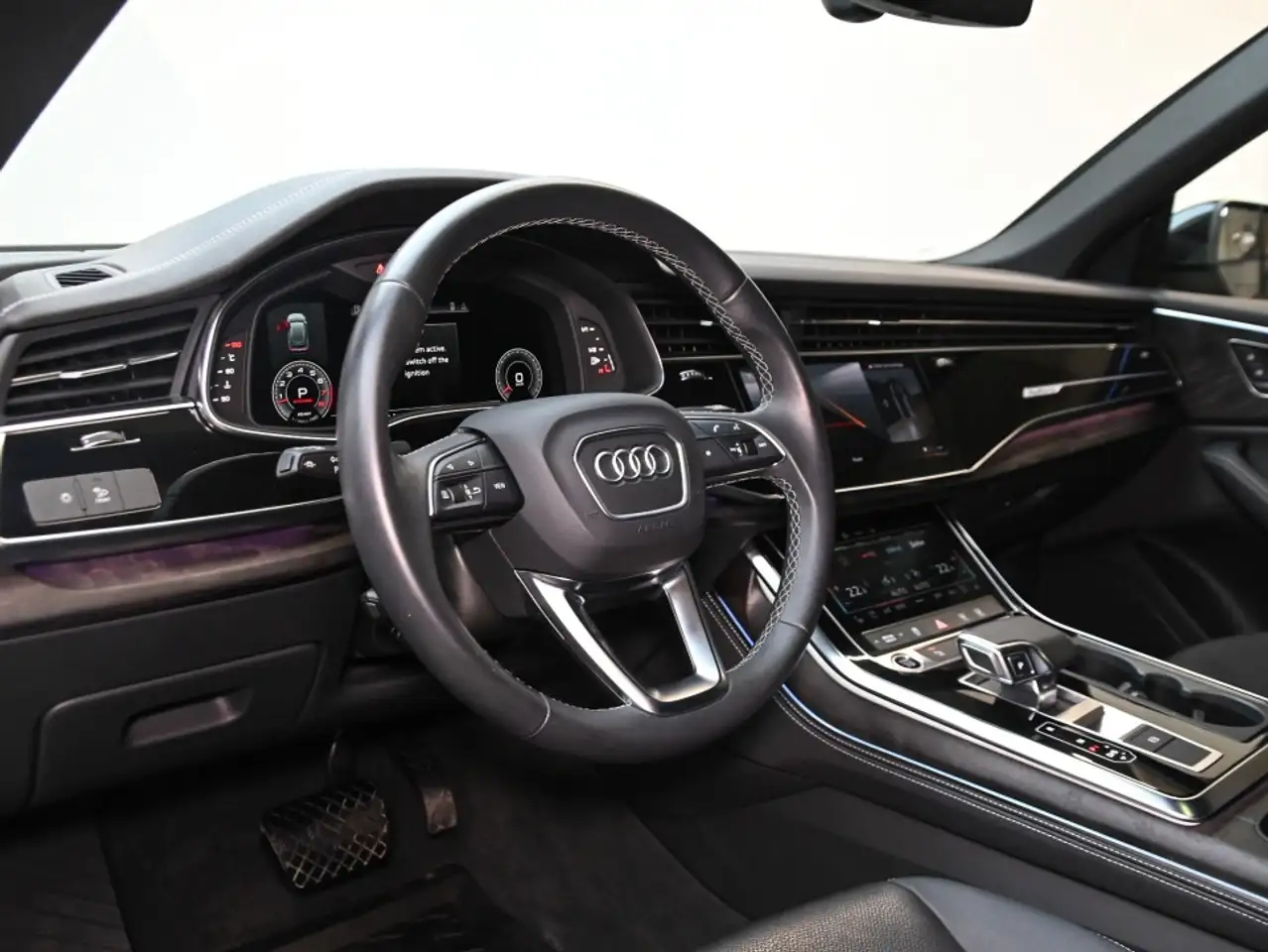 Audi Q8 снимка Audi Q8
