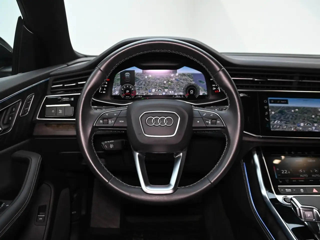 Audi Q8 снимка Audi Q8