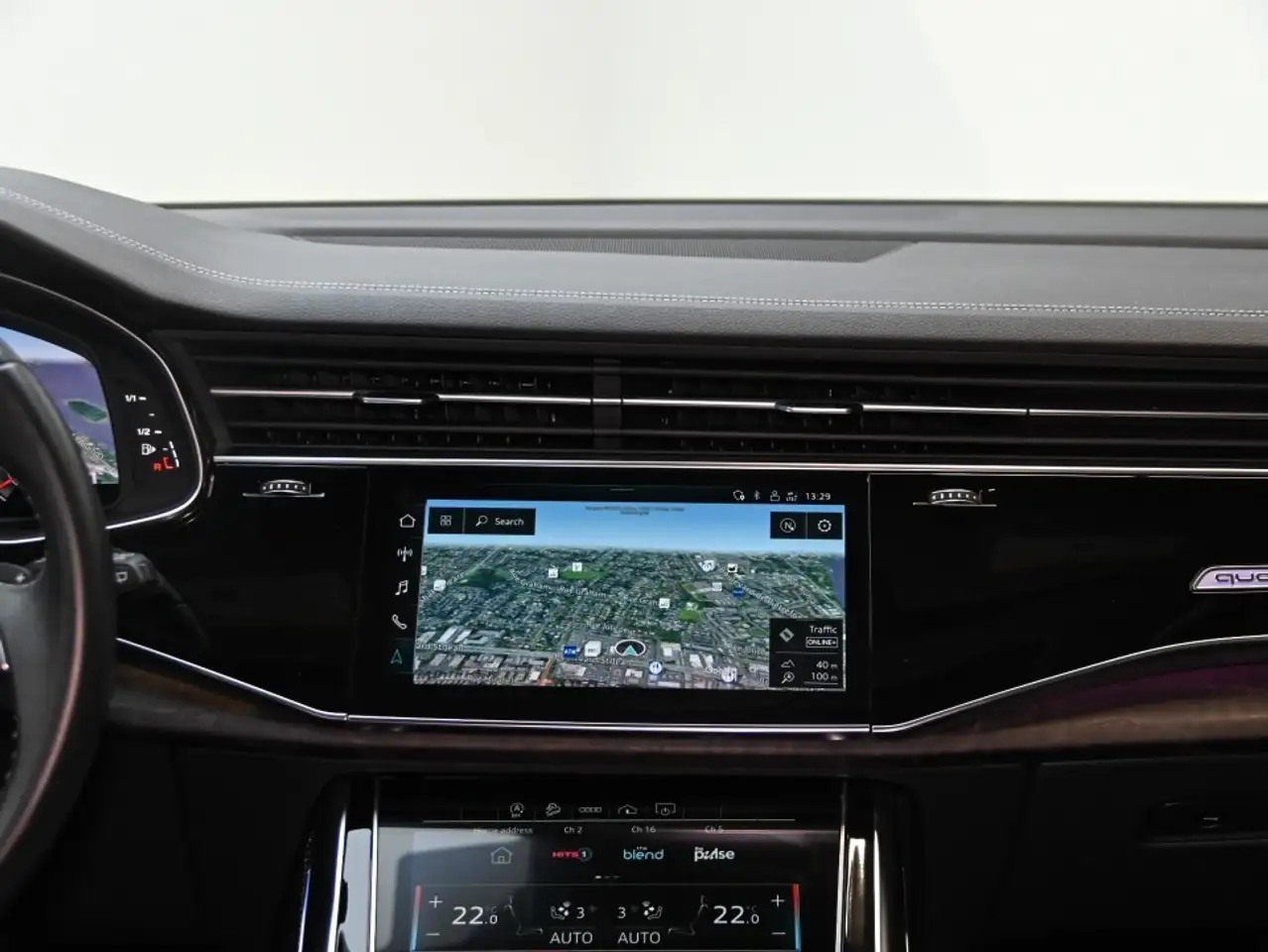 Audi Q8 снимка Audi Q8