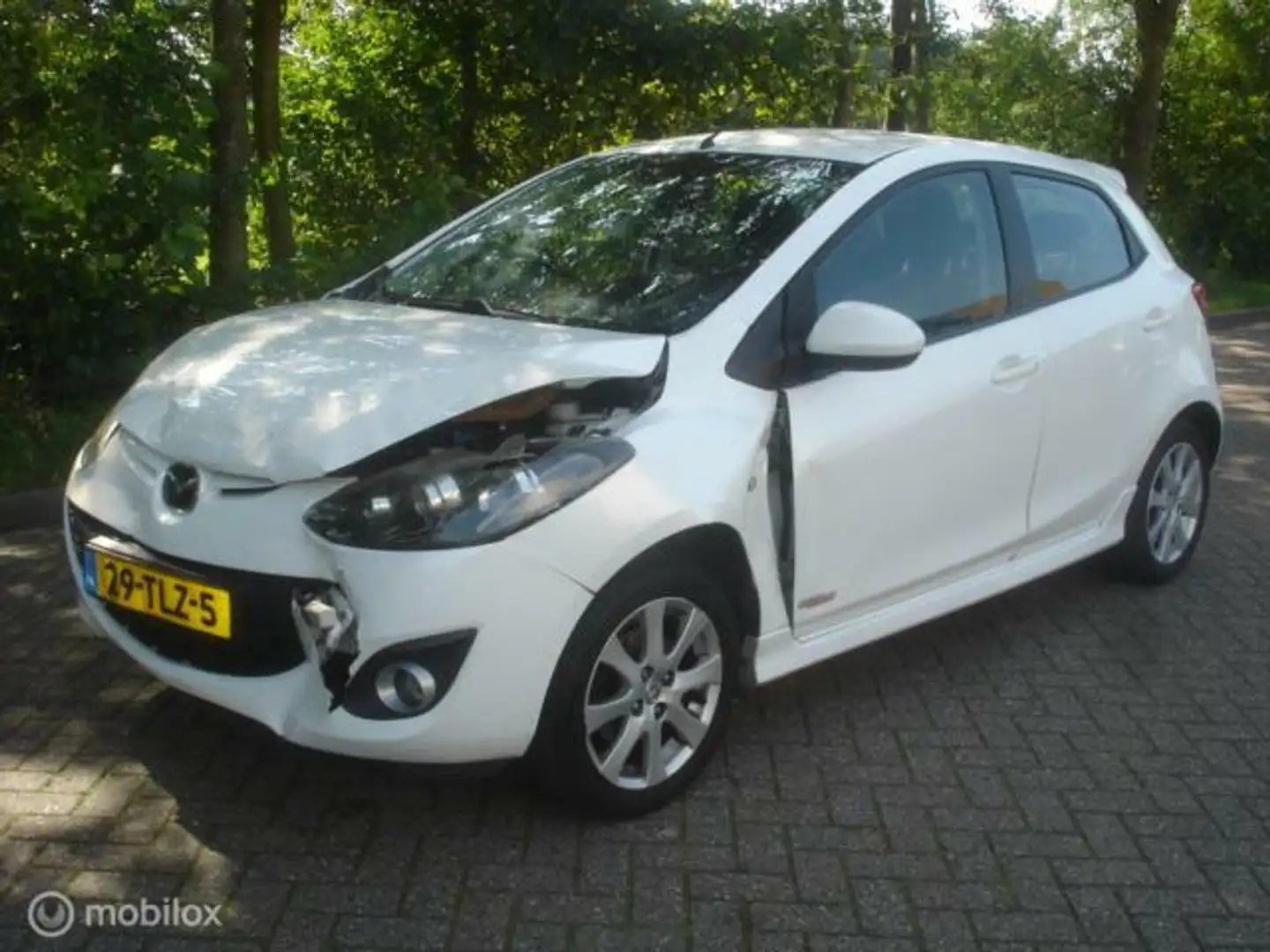 Mazda 2 1.3 BIFUEL GT-M Line Airco LPG G3 Voorschade Blanco - 1
