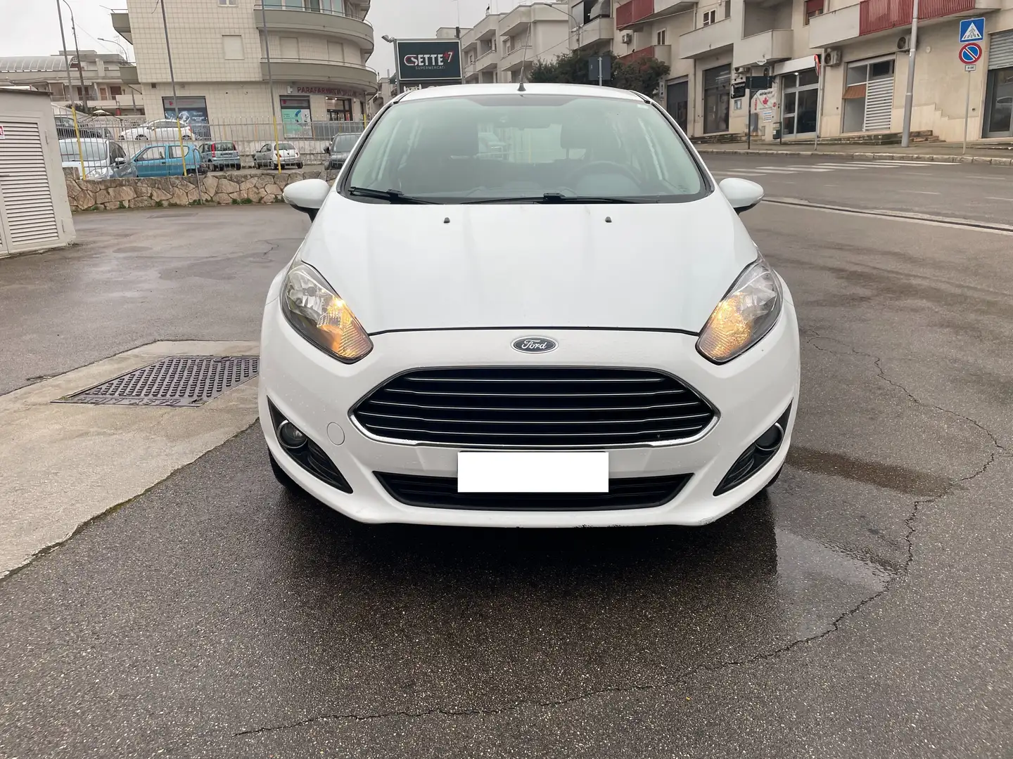 Ford Fiesta Fiesta 5p 1.5 tdci Titanium 75cv Bianco - 2