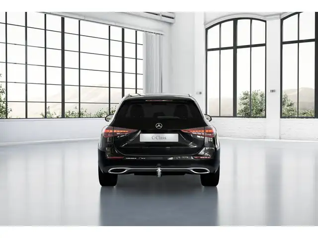Mercedes-Benz C-Class view 4