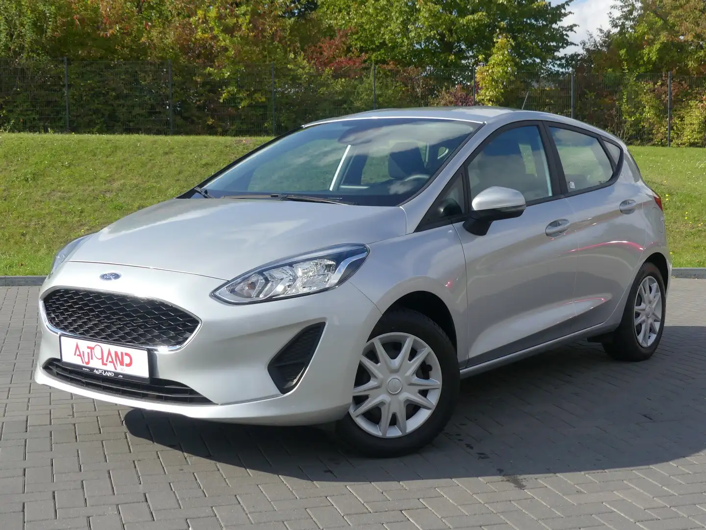 Ford Fiesta 1.1 Trend LED Klima Tempomat Bluetooth Silber - 2