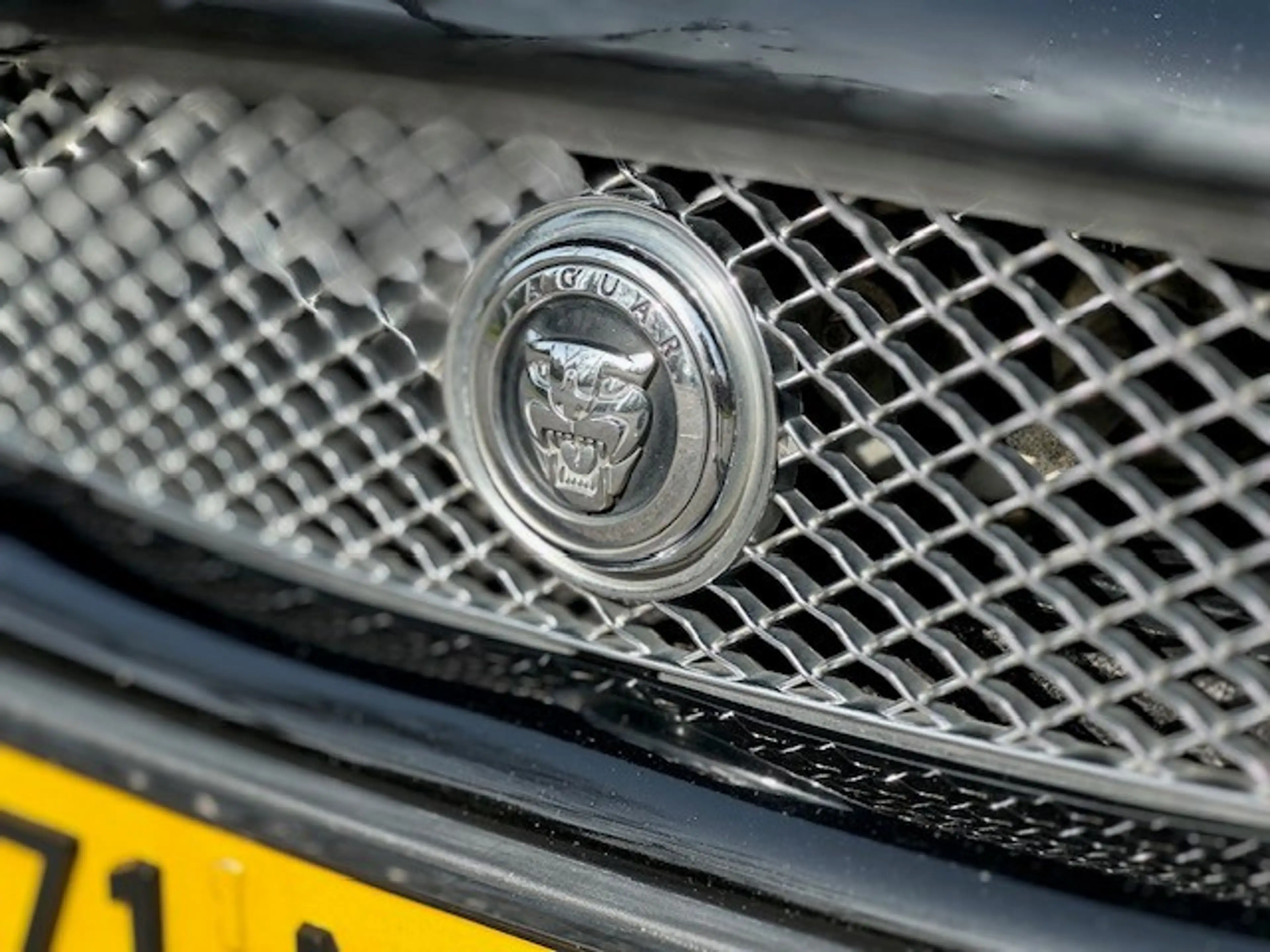 Jaguar XKR 5.0 V8 Coupé Portfolio Supercharged / YOUNGTIMER — photo 16