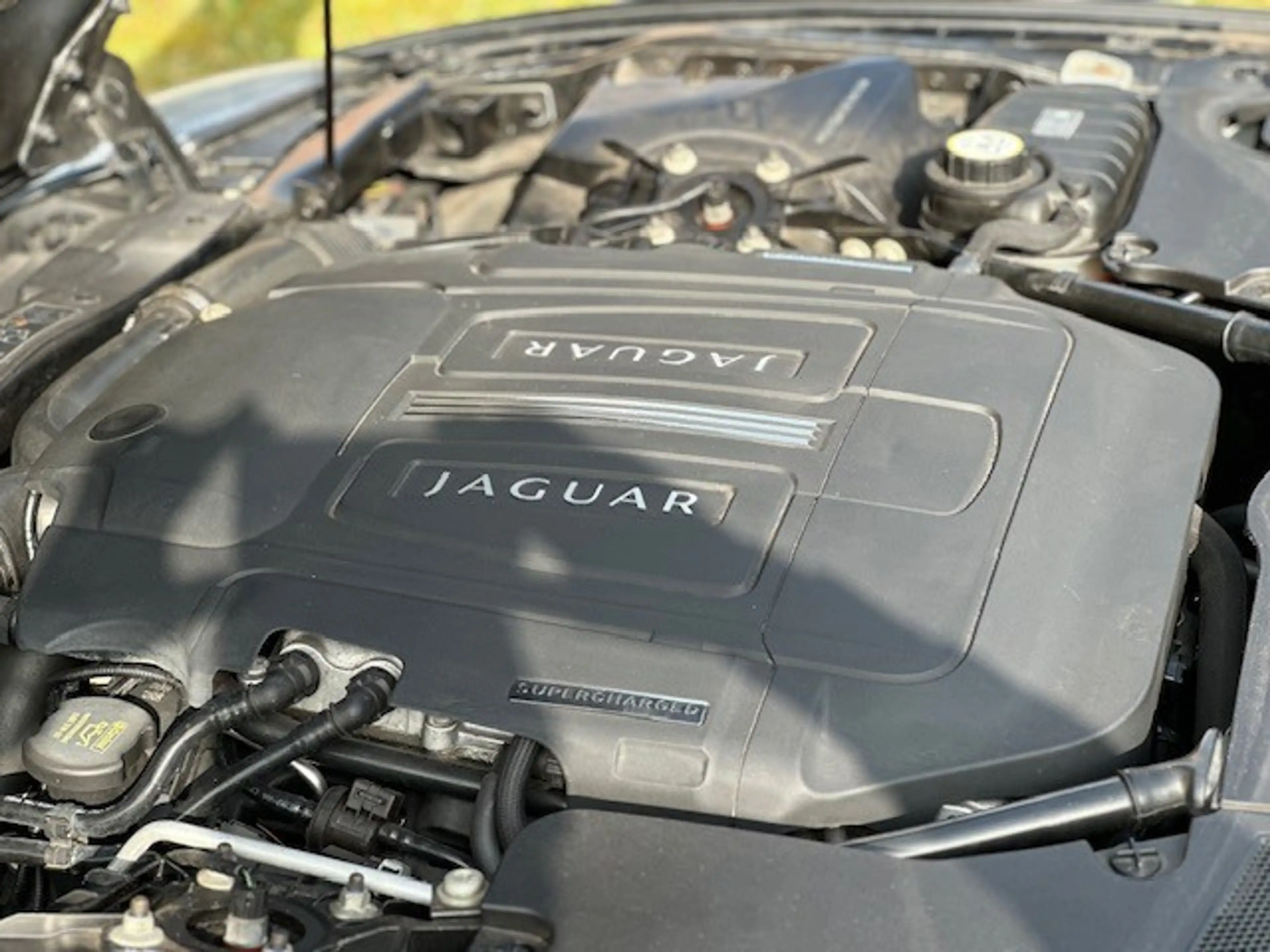 Jaguar XKR 5.0 V8 Coupé Portfolio Supercharged / YOUNGTIMER — photo 22