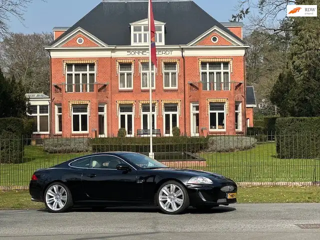 Jaguar XKR 5.0 V8 Coupé Portfolio Supercharged / YOUNGTIMER