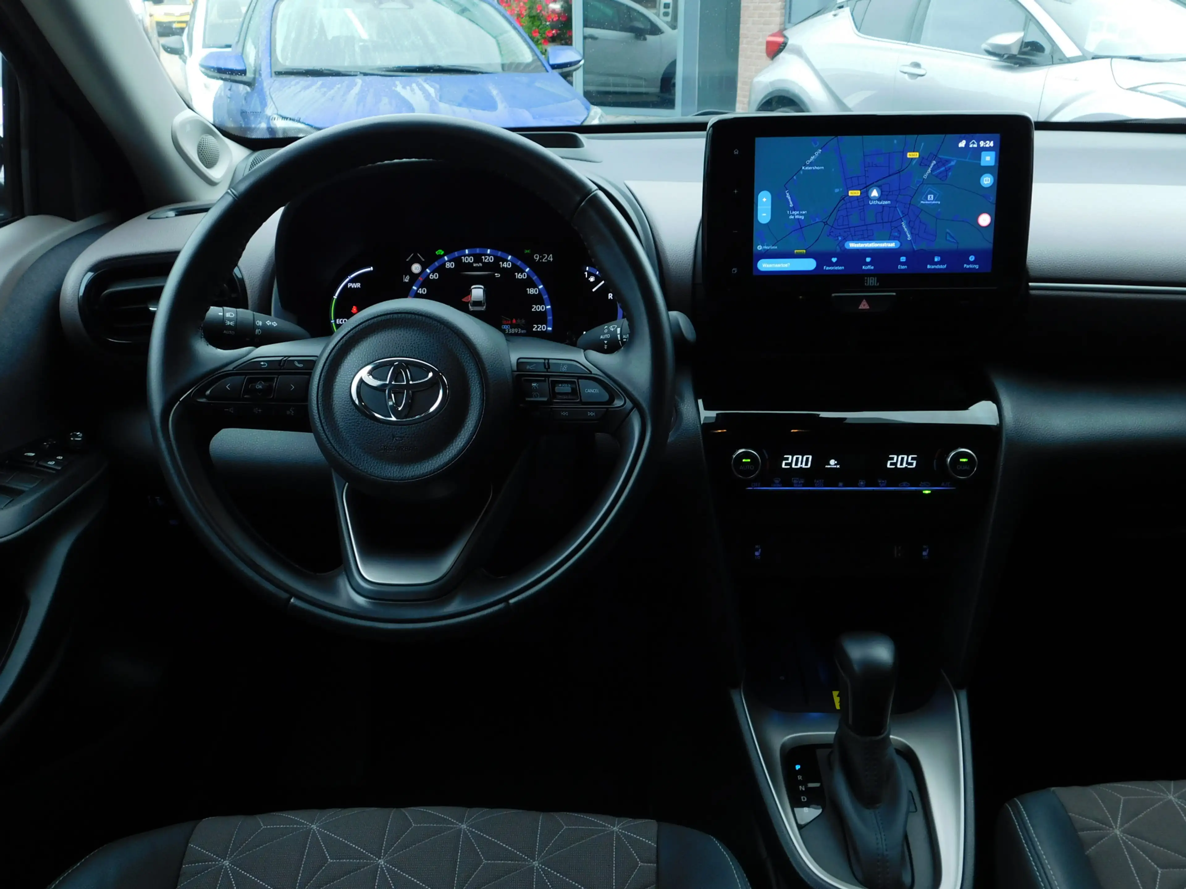Toyota Yaris Cross 1.5 Hybrid Executive | TREKHAAK | ALL-SEASON | JBL — photo 12