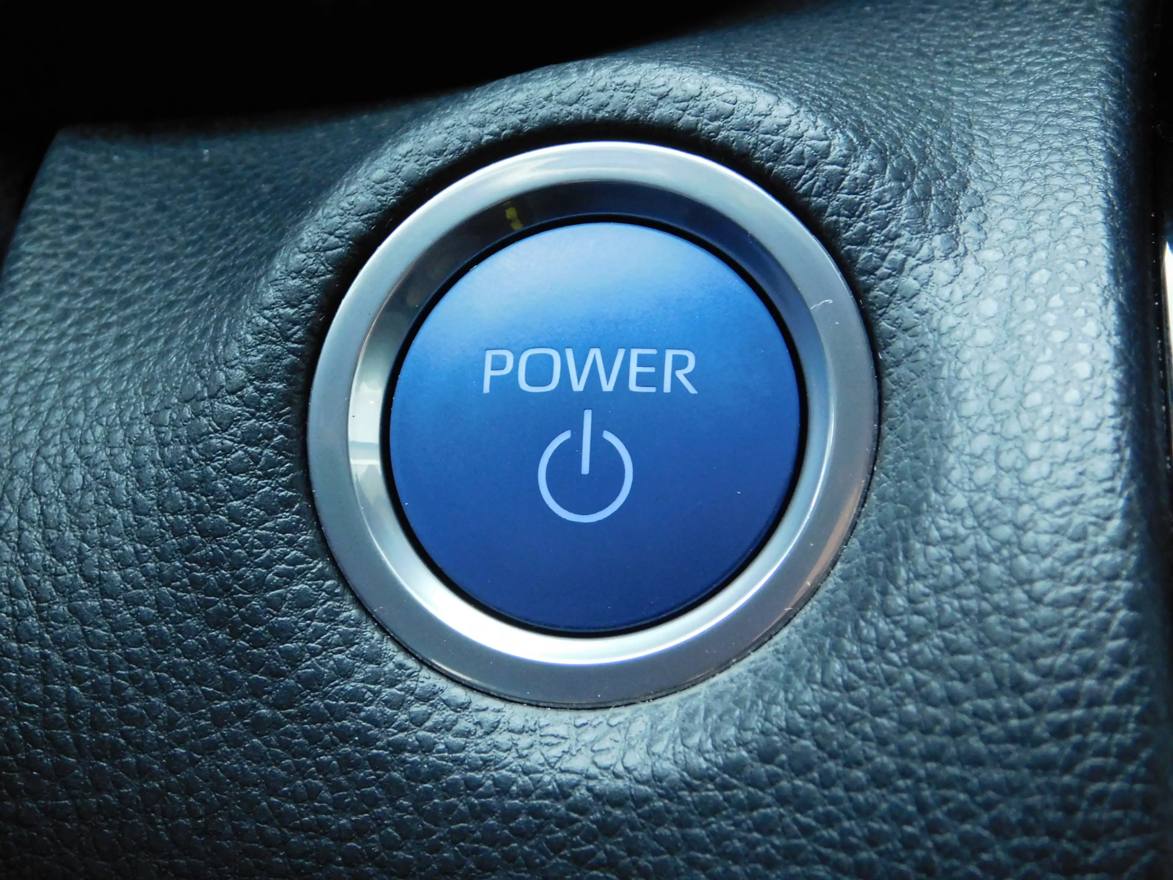 Toyota Yaris Cross 1.5 Hybrid Executive | TREKHAAK | ALL-SEASON | JBL — photo 22