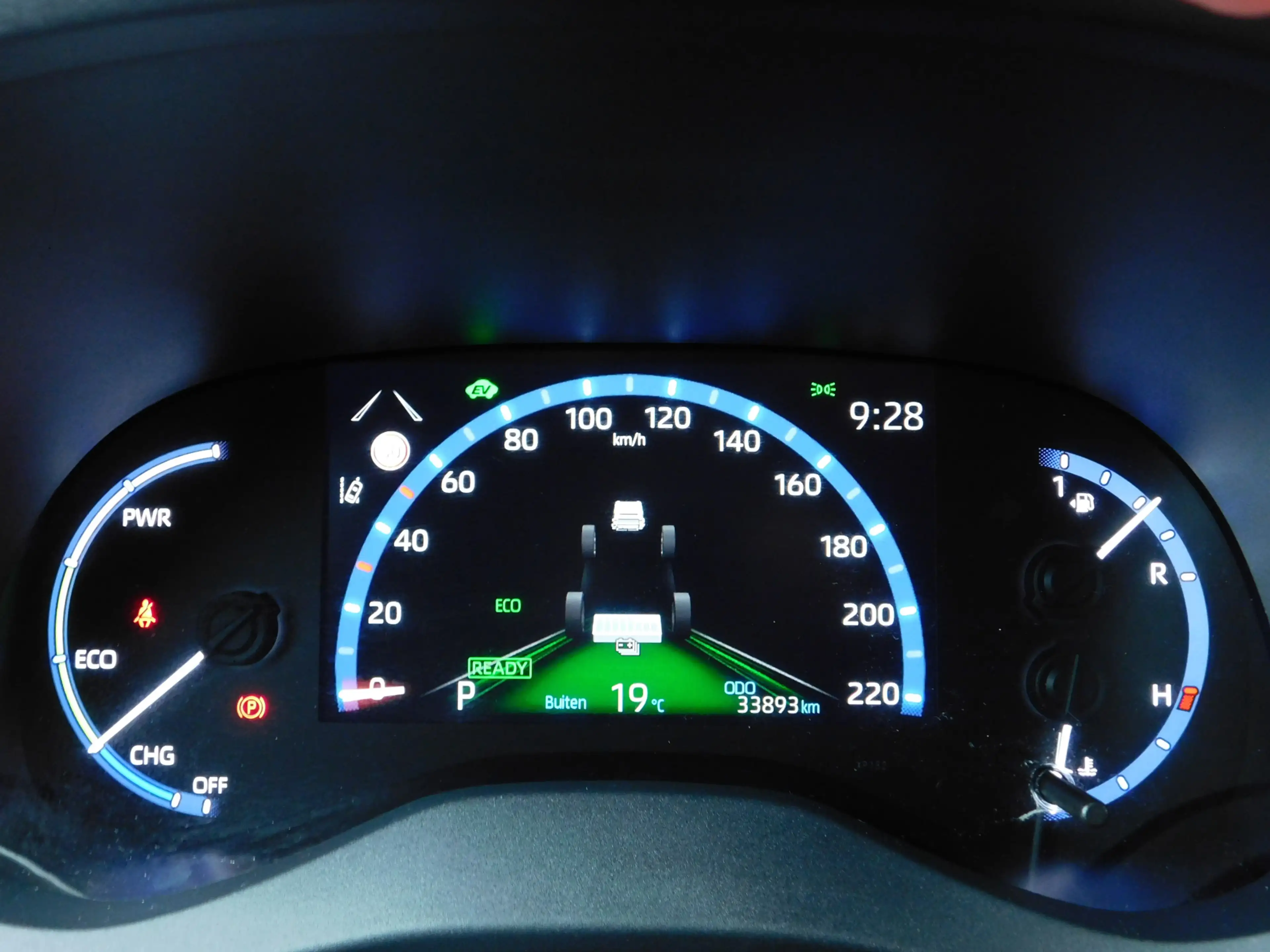 Toyota Yaris Cross 1.5 Hybrid Executive | TREKHAAK | ALL-SEASON | JBL — photo 19