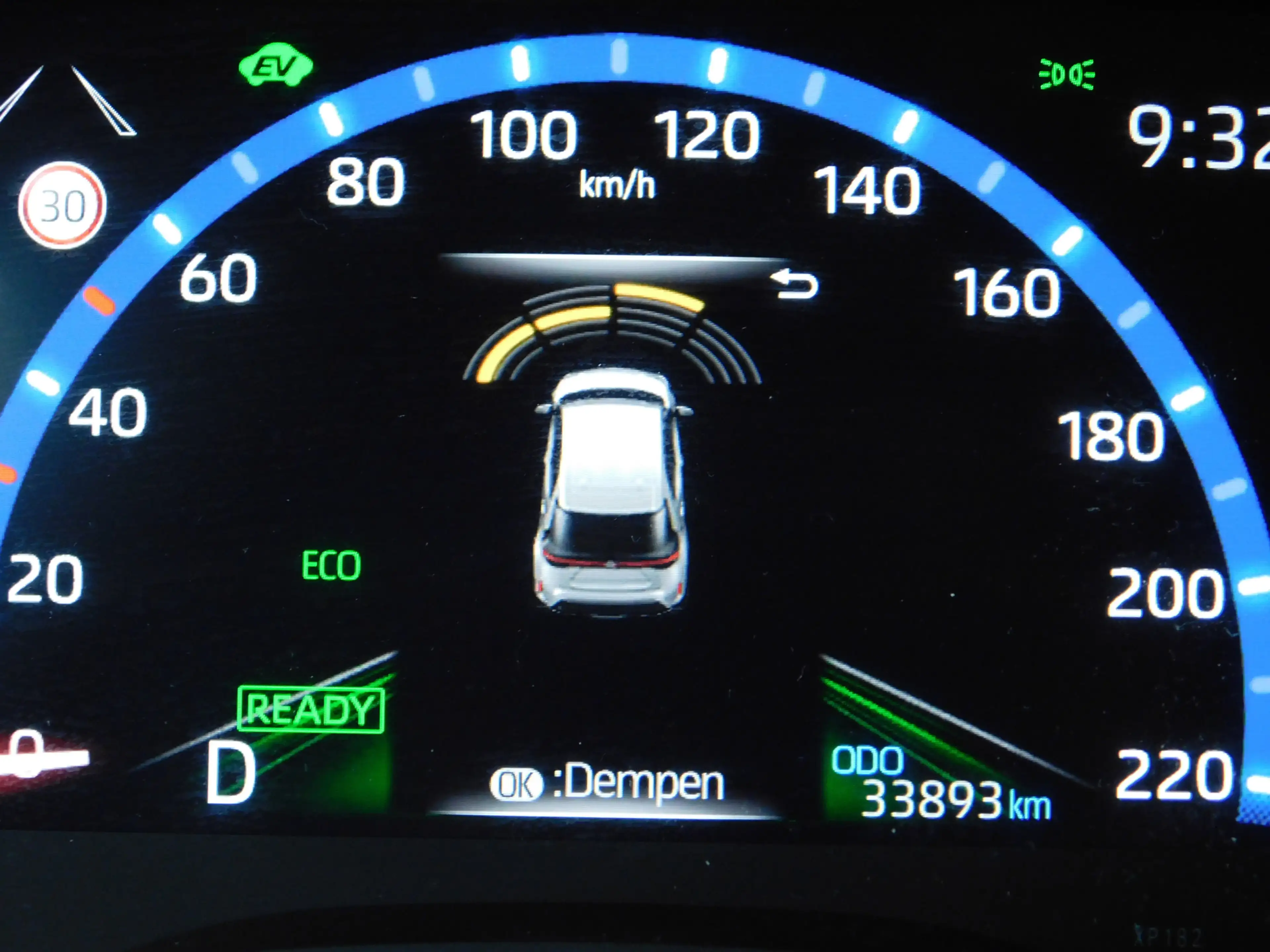 Toyota Yaris Cross 1.5 Hybrid Executive | TREKHAAK | ALL-SEASON | JBL — photo 31