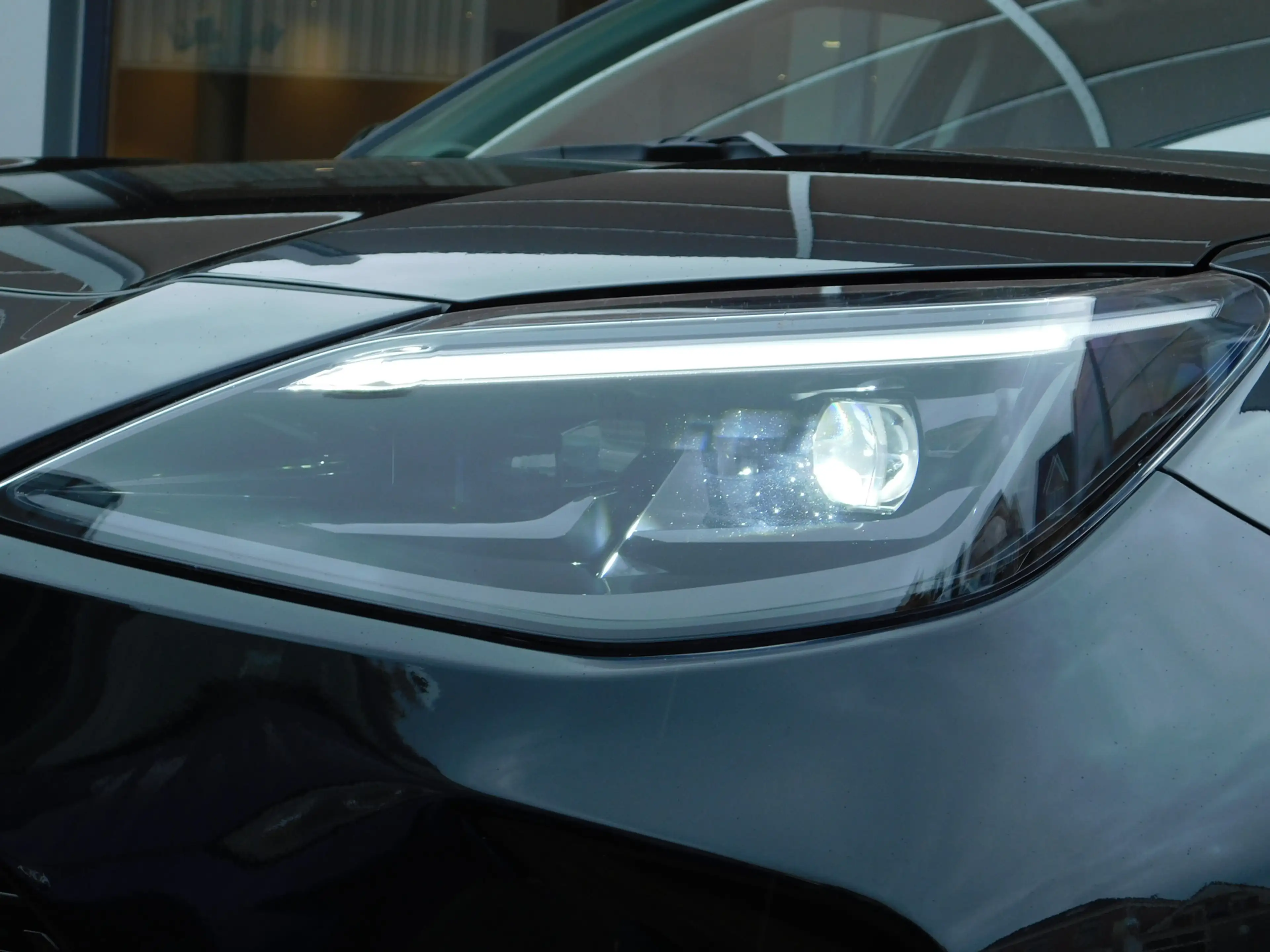 Toyota Yaris Cross 1.5 Hybrid Executive | TREKHAAK | ALL-SEASON | JBL — photo 3
