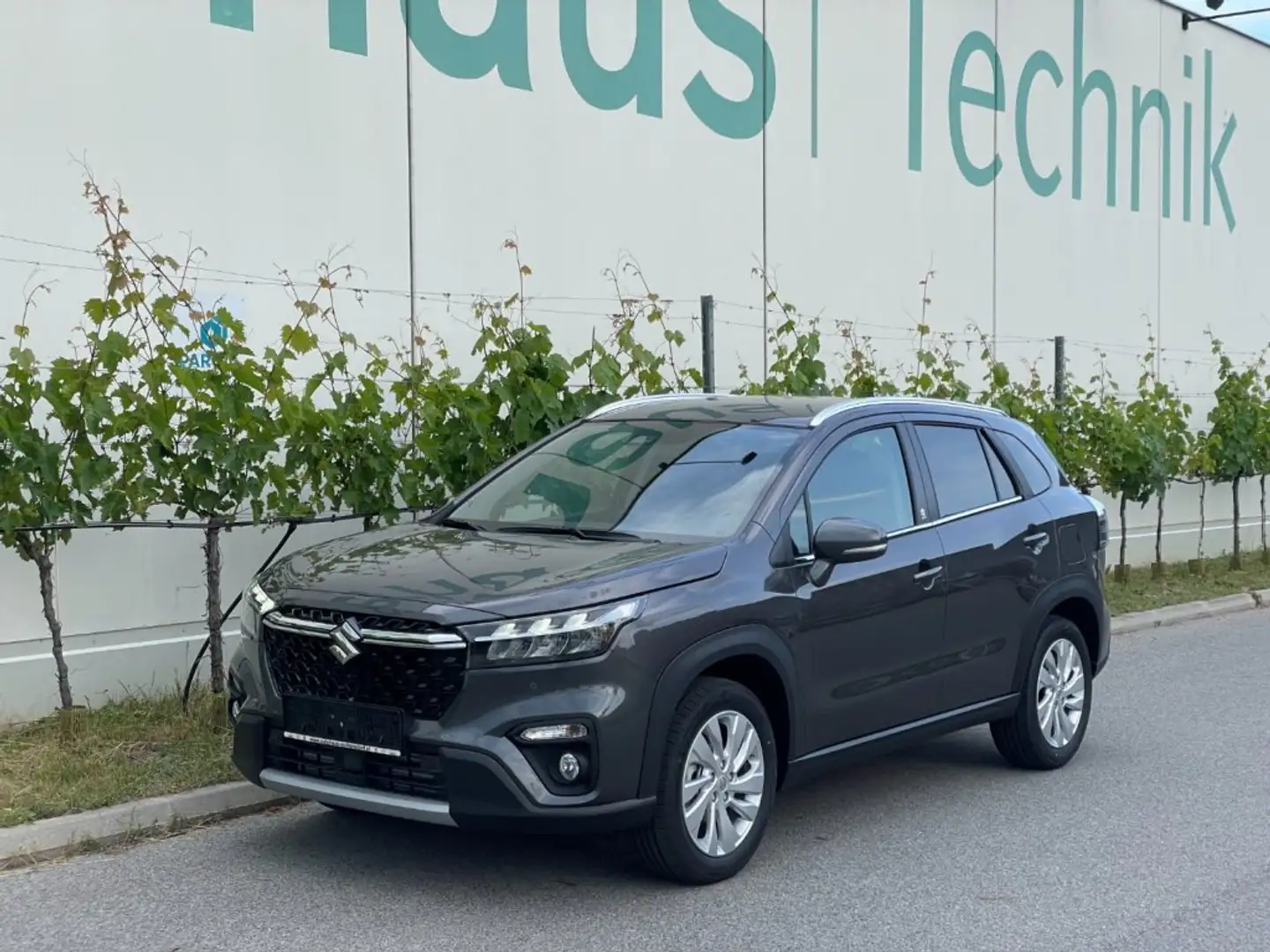 Suzuki S-Cross 1.4 HYBRID clear Silber - 1