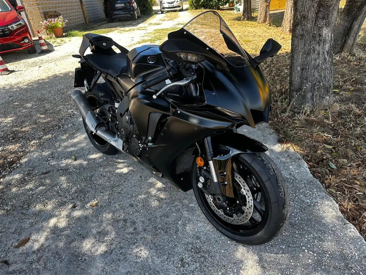 Yamaha YZF-R1 Schwarz - 1