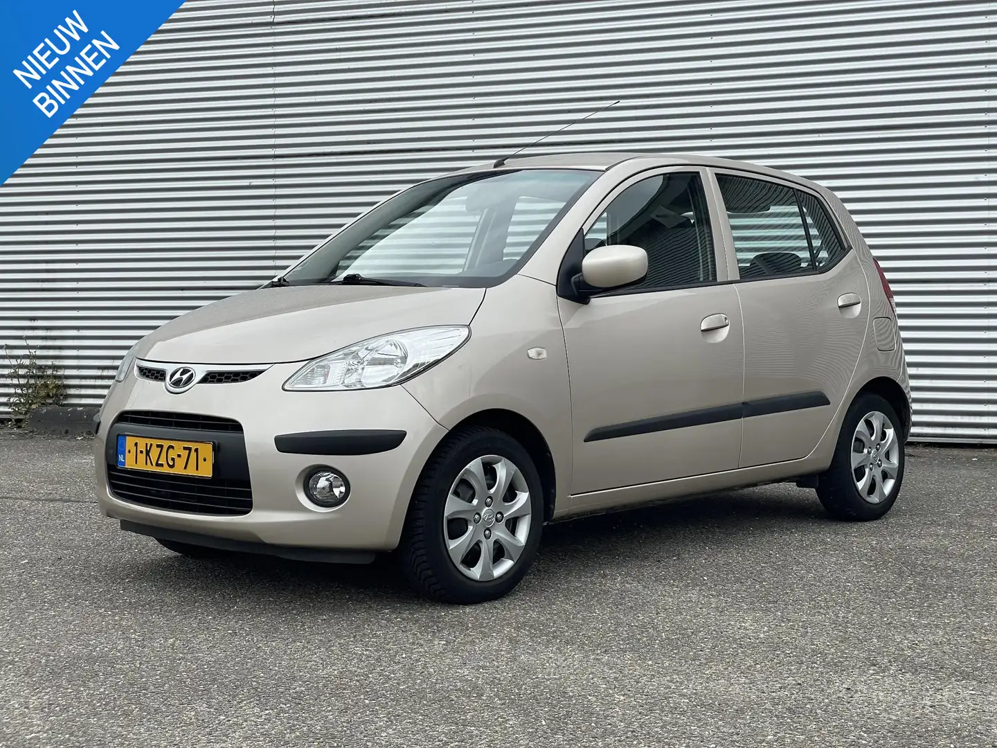 Hyundai i10 1.1 i-Catcher AUTOMAAT Jaune - 1