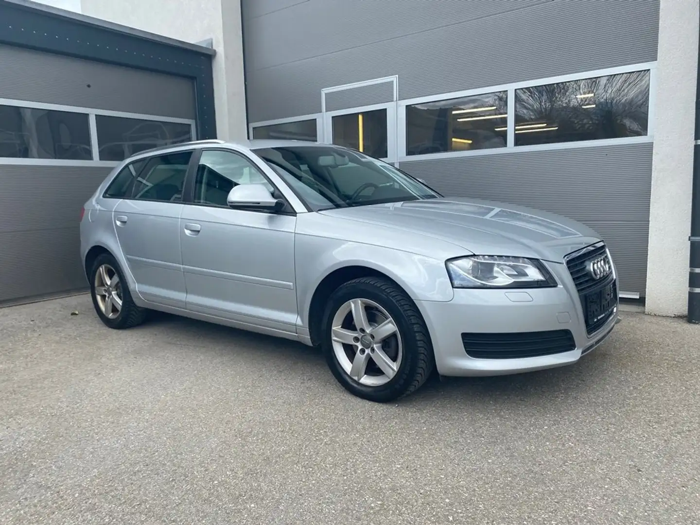 Audi A3 1.4 TFSI Ambiente Grau - 2