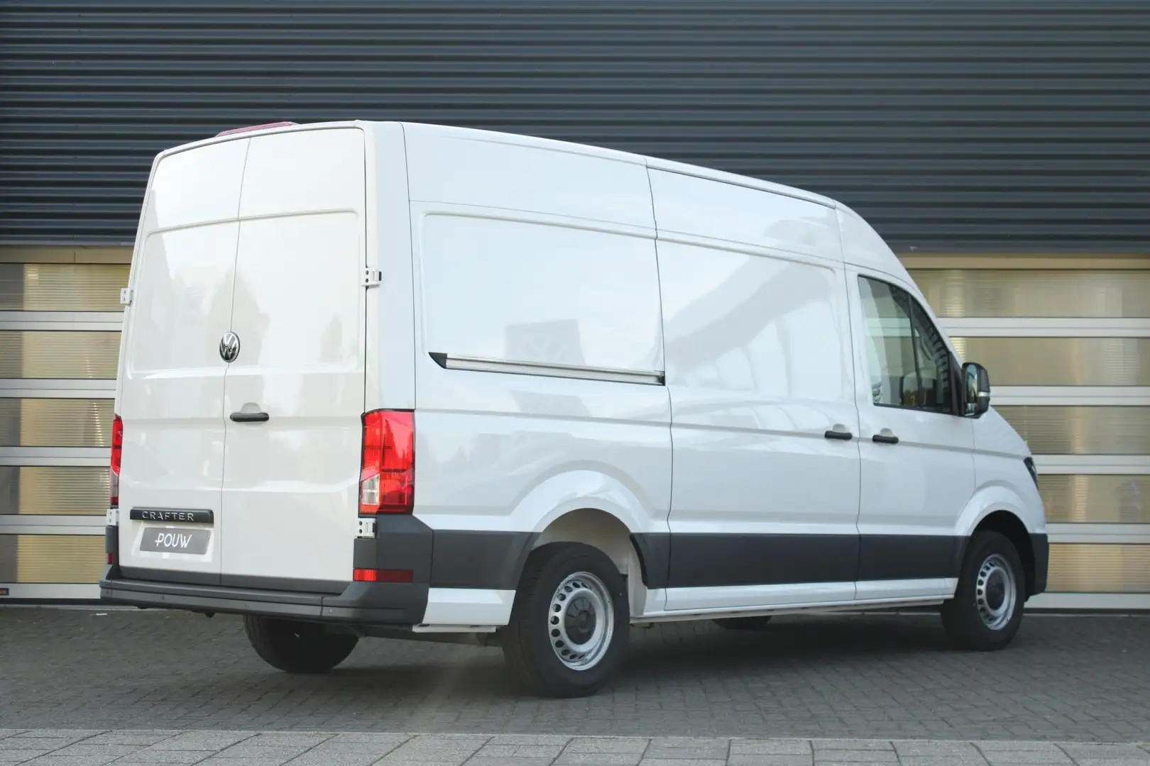 Volkswagen Crafter 30 2.0 TDI 140pk L3H3 Trendline | Parkeersensoren Wit - 2