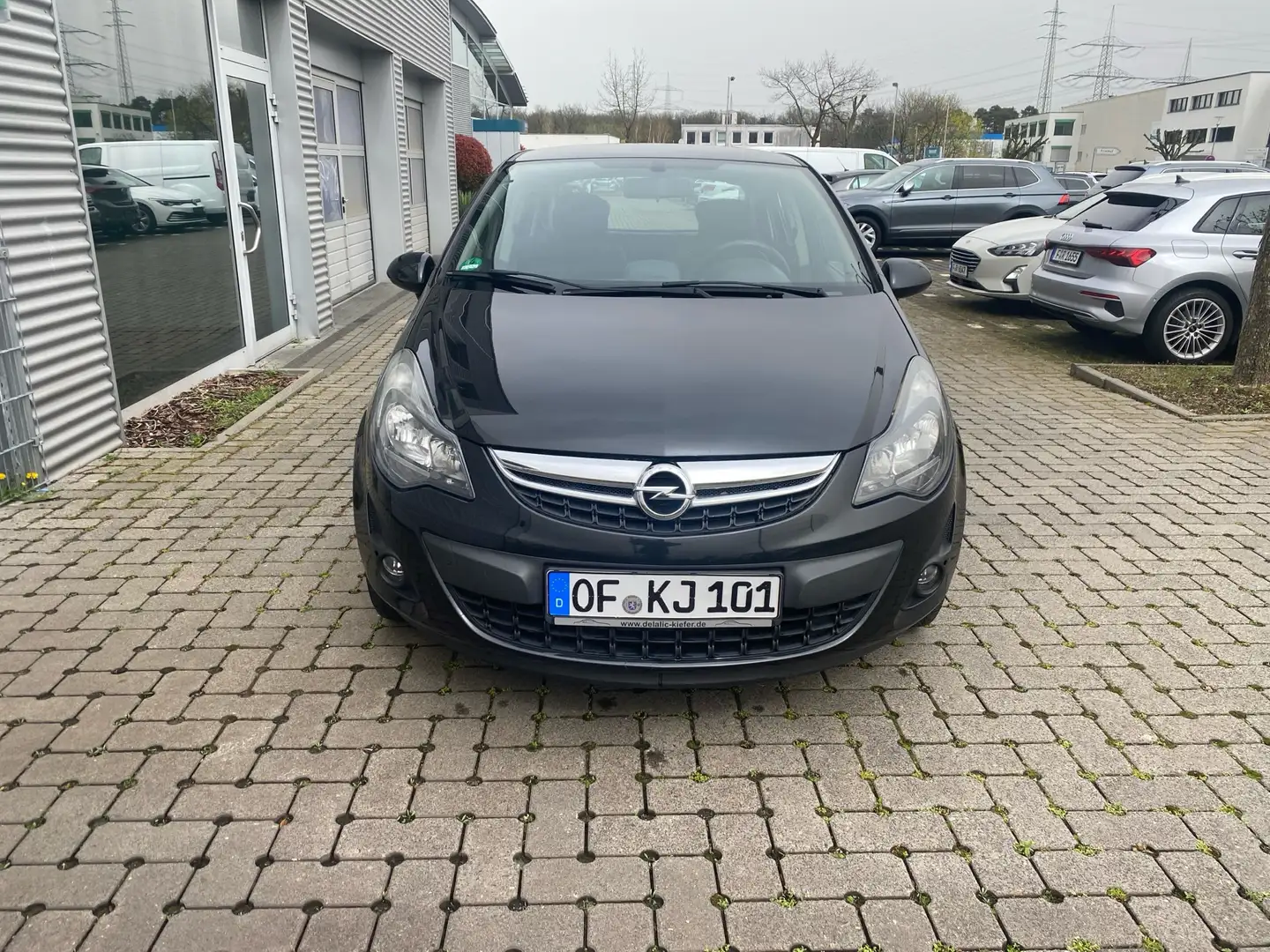 Opel Corsa Energy Benzin ,Flüssiggas . Euro5. Tüv. NEU Schwarz - 1
