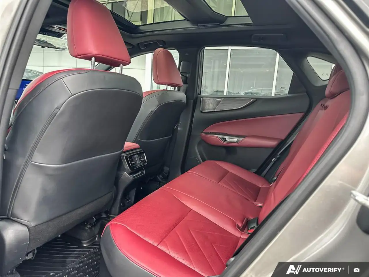 Lexus NX снимка Lexus NX