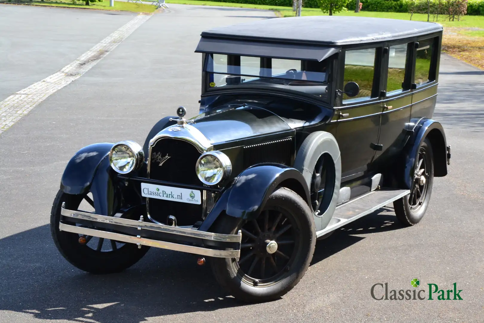 Oldtimer Graham-Paige Detroit 670 Zwart - 1