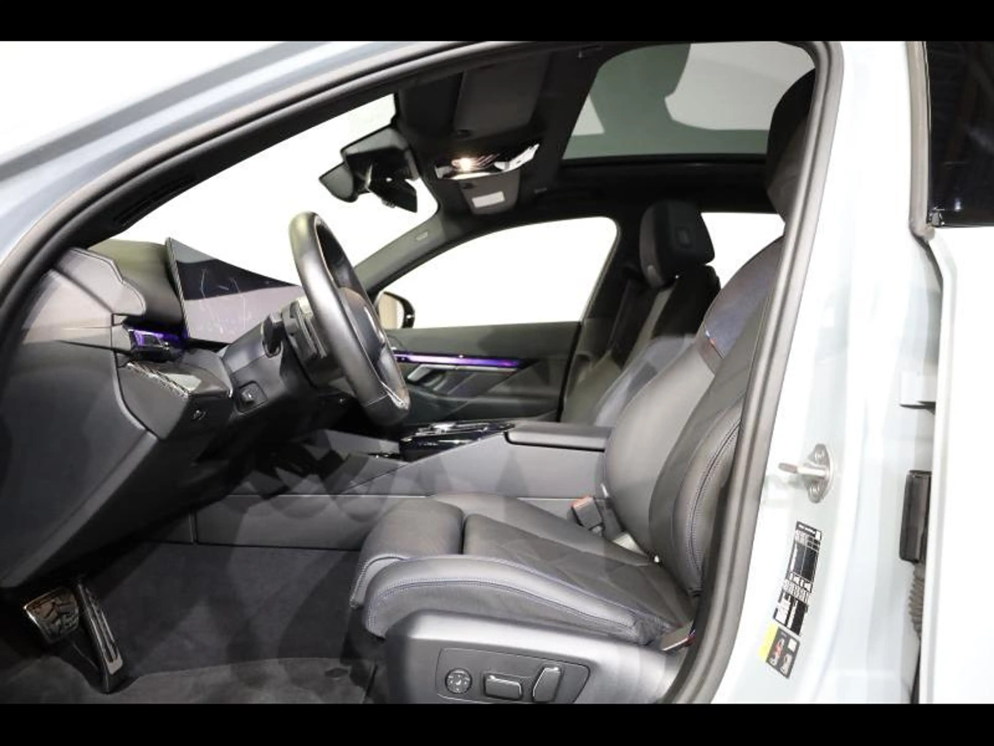 BMW i5 eDrive40 Berline Kit M Sport — photo 9