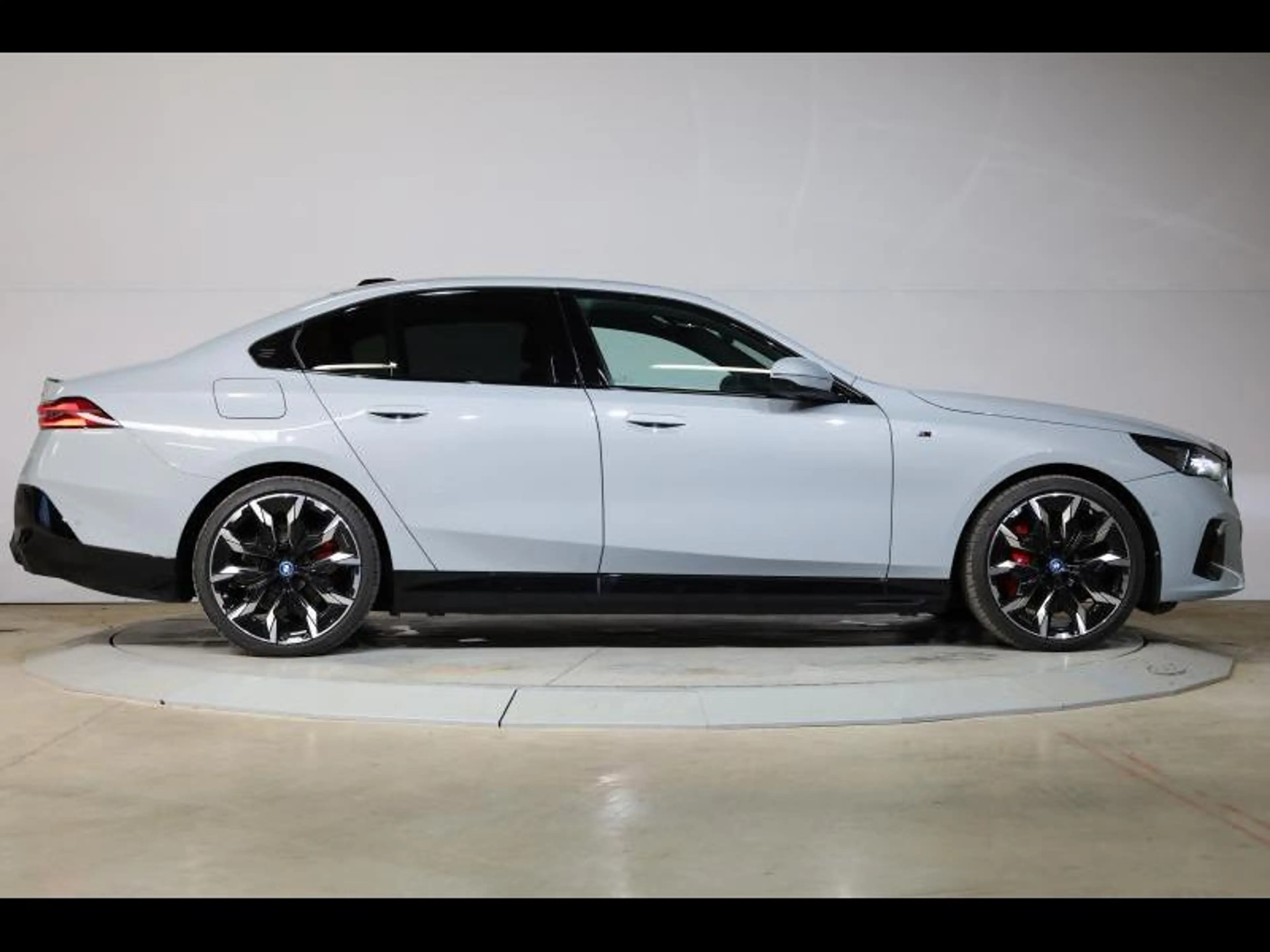 BMW i5 eDrive40 Berline Kit M Sport — photo 3