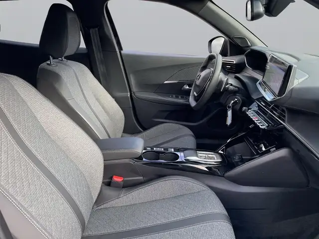 Peugeot 2008 view 11