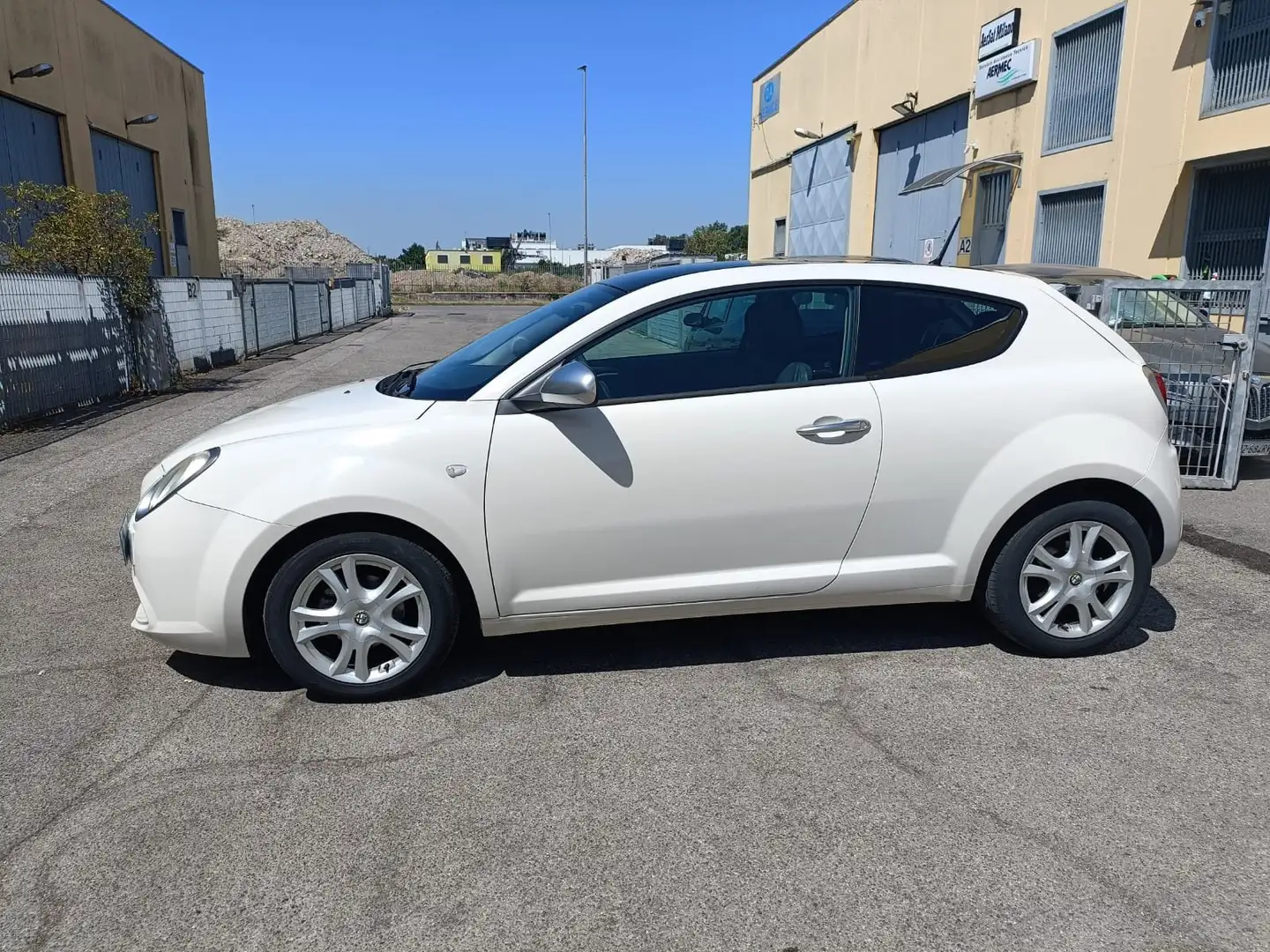 Alfa Romeo MiTo 1.4 78CV Junior Distinctive Wit - 2