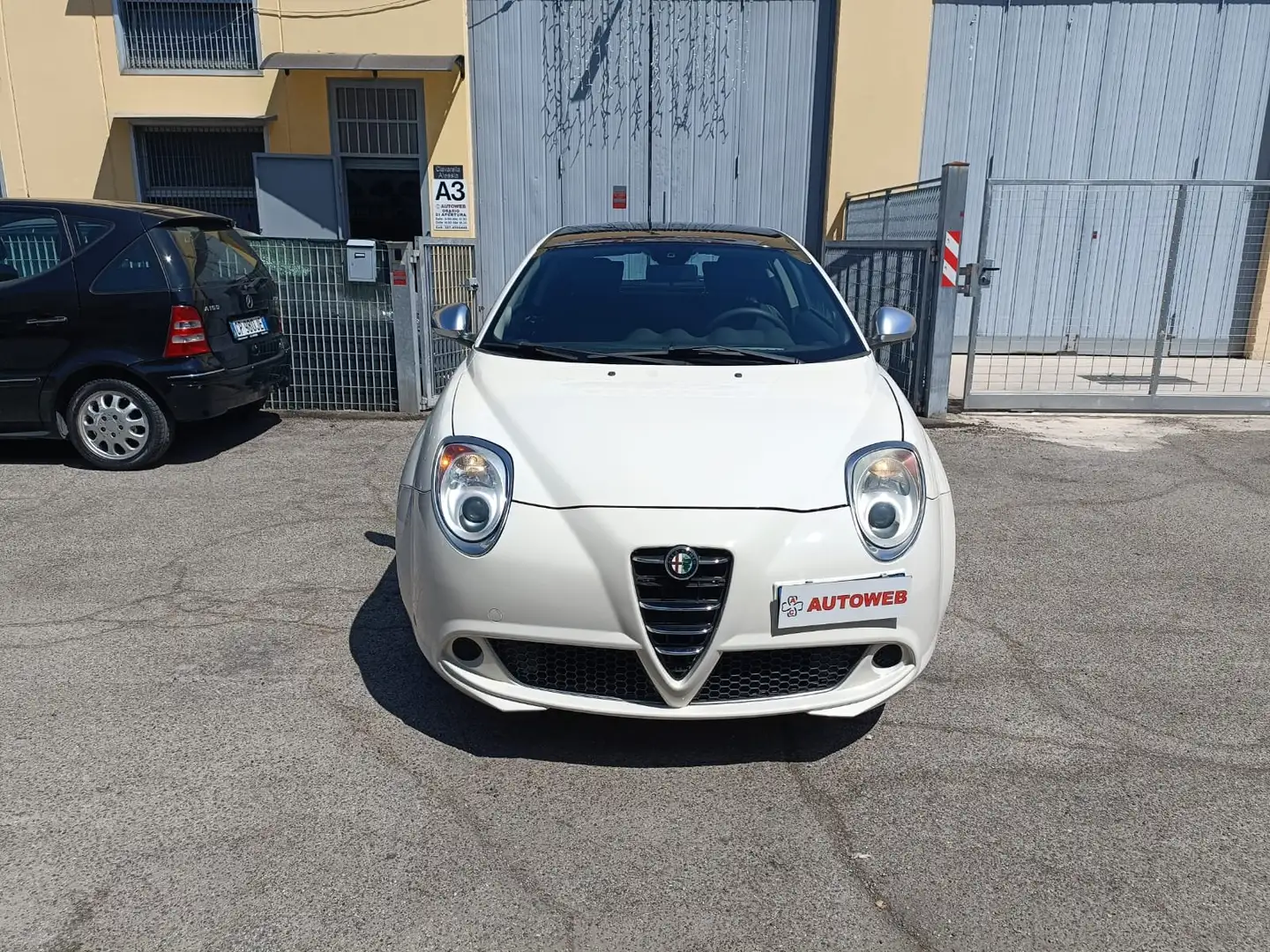 Alfa Romeo MiTo 1.4 78CV Junior Distinctive Wit - 1