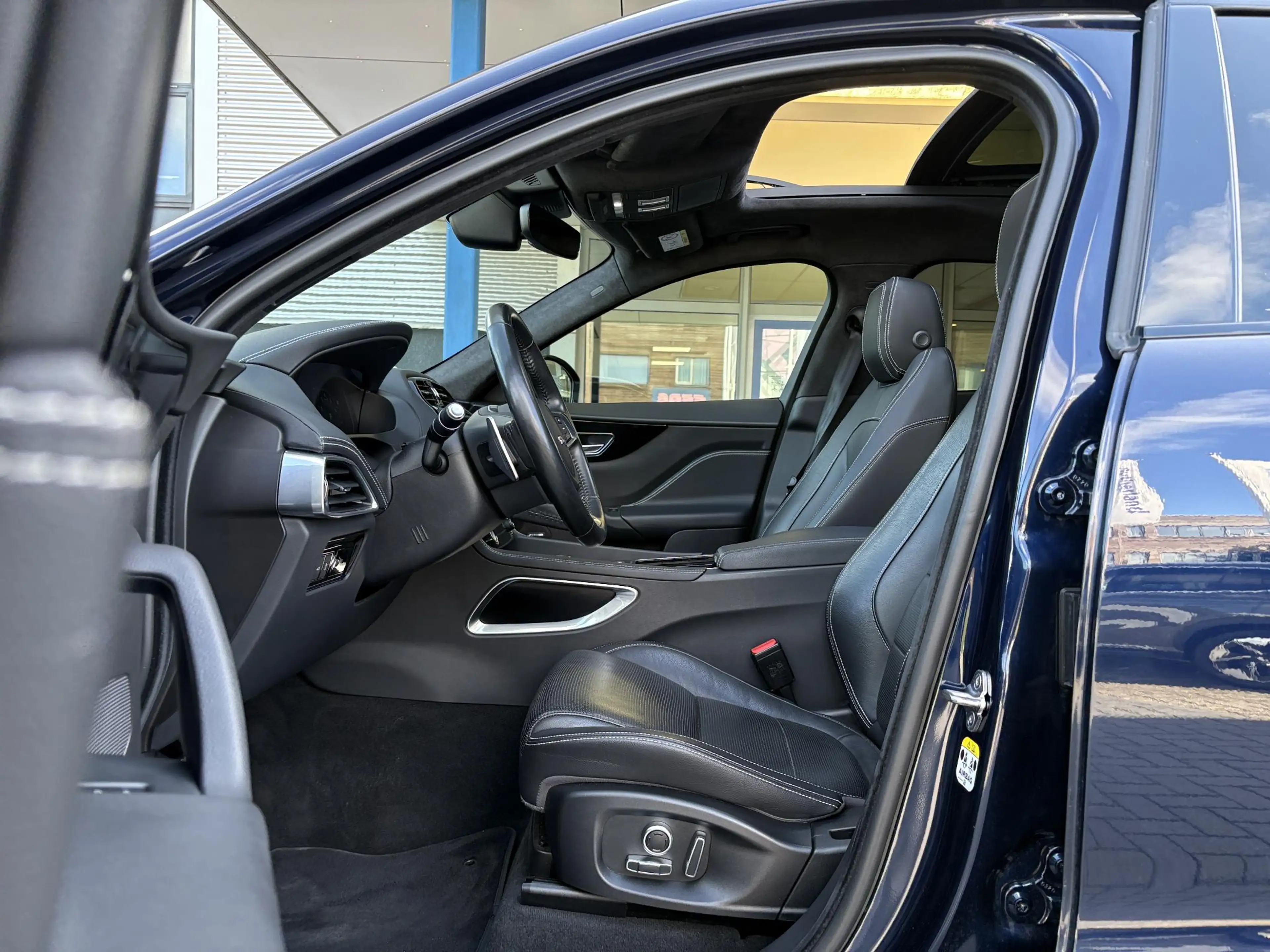 Jaguar F-Pace 2.0t AWD Prestige | Panoramadak | Meridian Audio | — photo 15
