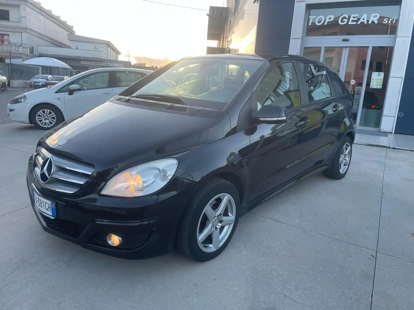 Mercedes-Benz B 180 B 180 cdi PREMIUM Automatica Noir - 1
