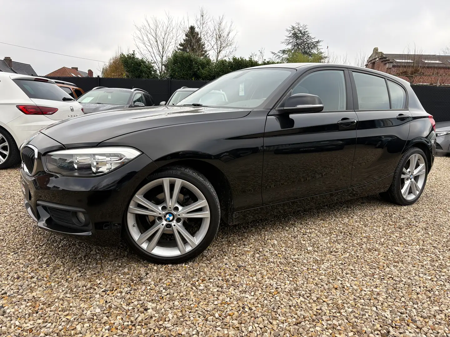 BMW 116 i*PDC*AIRCO*CRUISE*MEDIA*SIÈGES CHAUFFANTS* Noir - 2