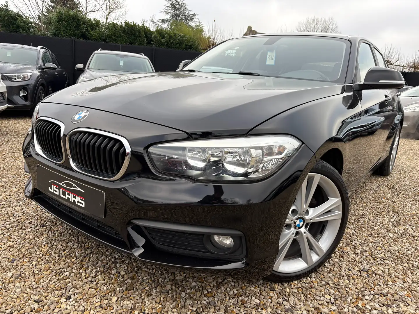 BMW 116 i*PDC*AIRCO*CRUISE*MEDIA*SIÈGES CHAUFFANTS* Noir - 1