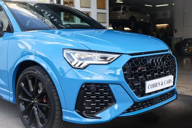 Audi Q3 view 9