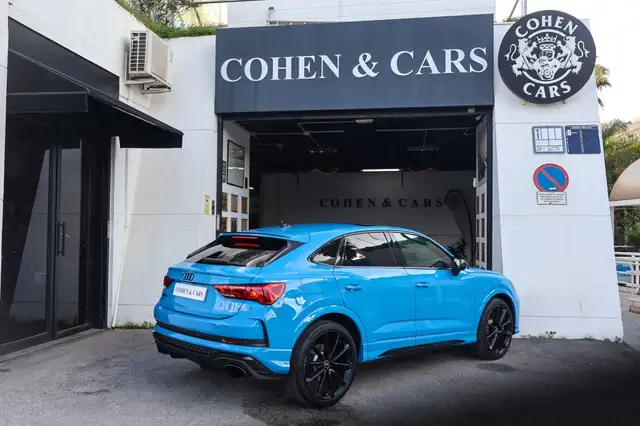 Audi Q3 view 10