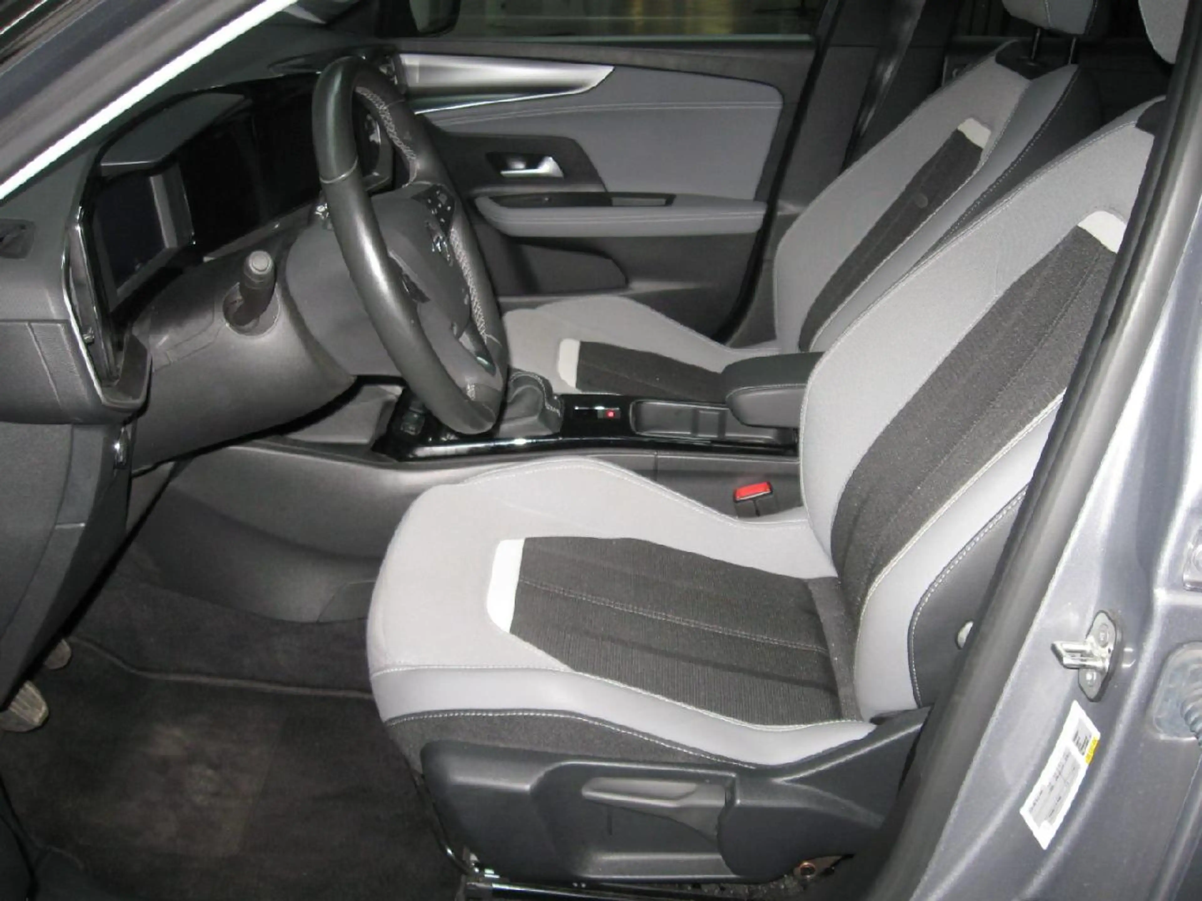 Opel Mokka Elegance — photo 8