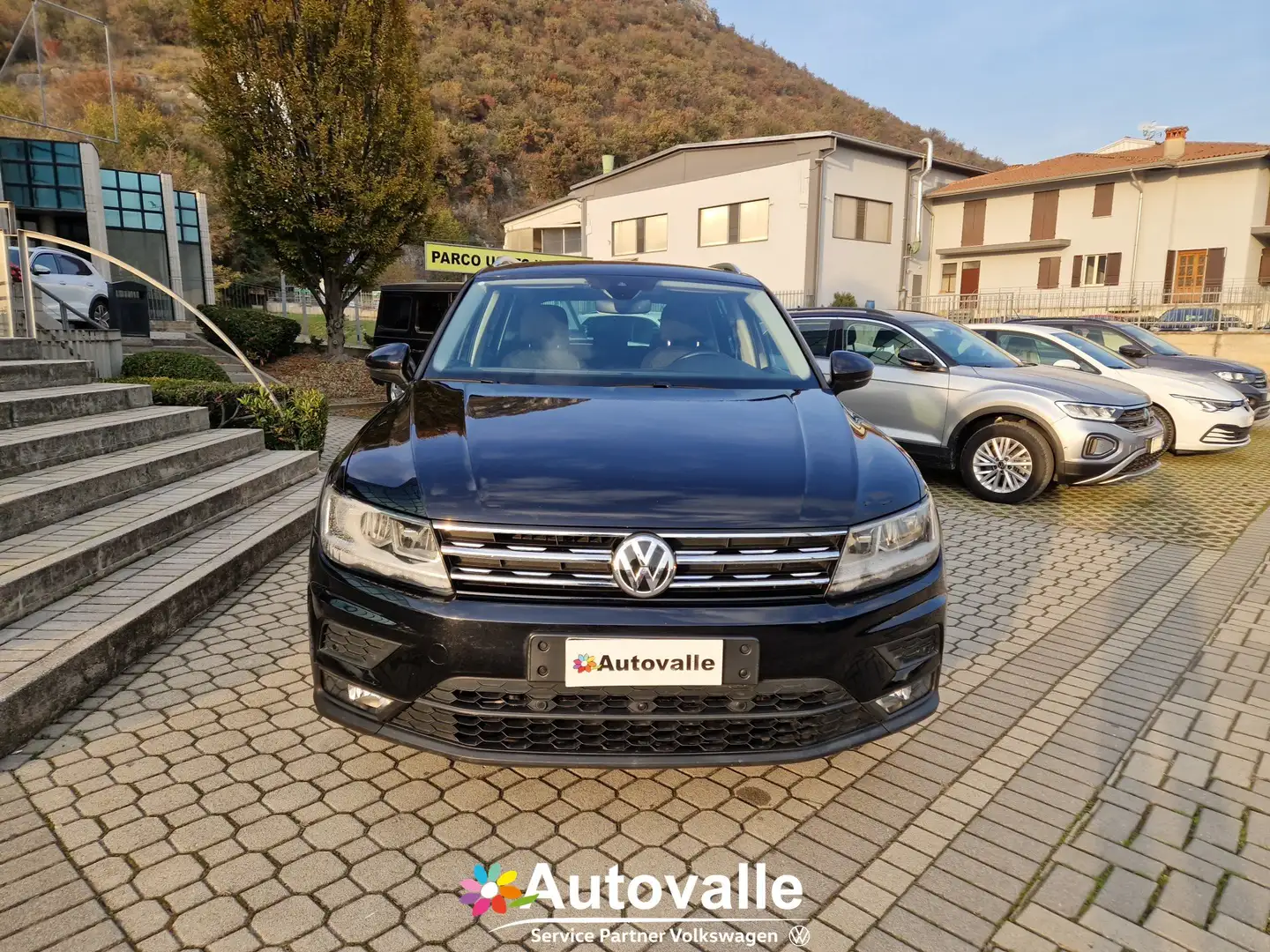 Volkswagen Tiguan Tiguan 2.0 TDI SCR DSG Business BlueMotion Techno Nero - 2