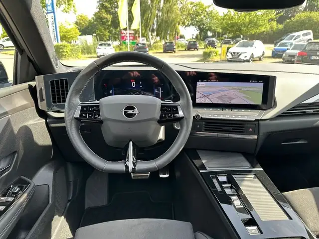 Opel Astra view 9