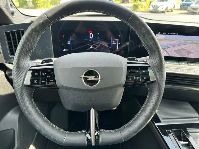 Opel Astra view 10