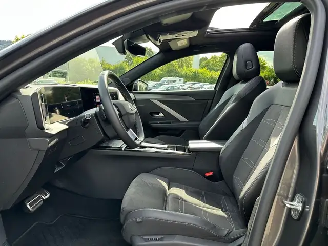 Opel Astra view 8