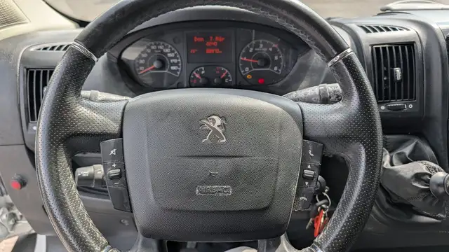 Peugeot Boxer view 13