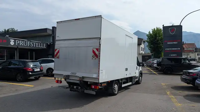 Peugeot Boxer view 6