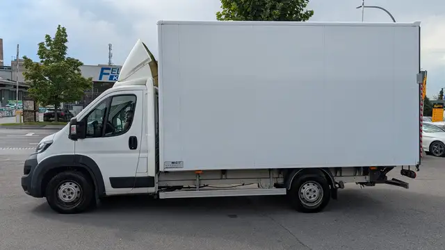 Peugeot Boxer view 4
