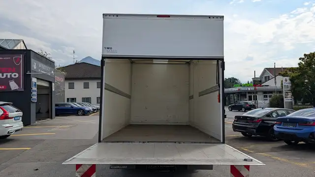 Peugeot Boxer view 9