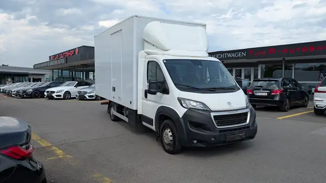 Peugeot Boxer view 3