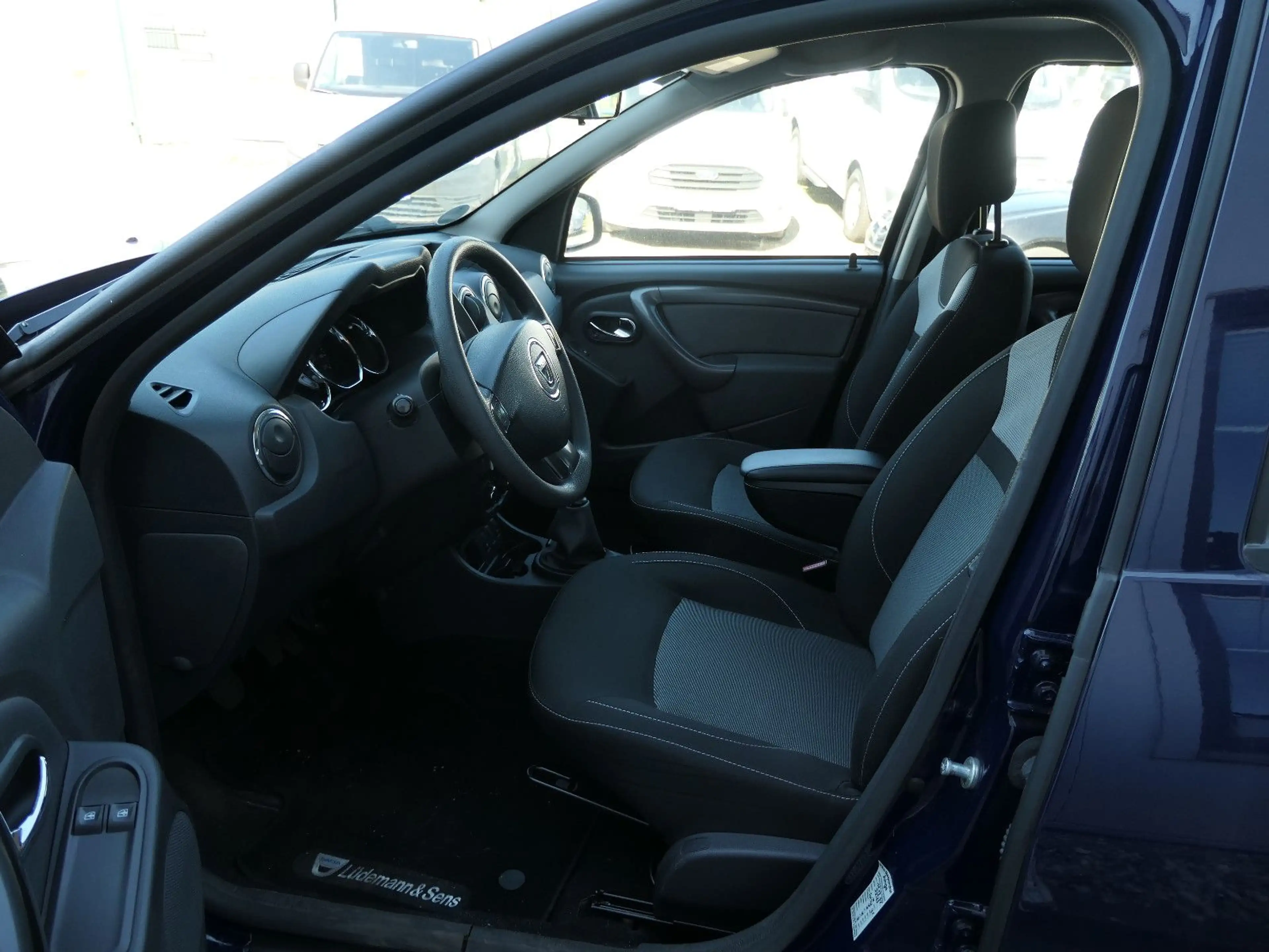 Dacia Duster I Laureate 4x2 // 1.Hd., Scheckh., Temp. — photo 14