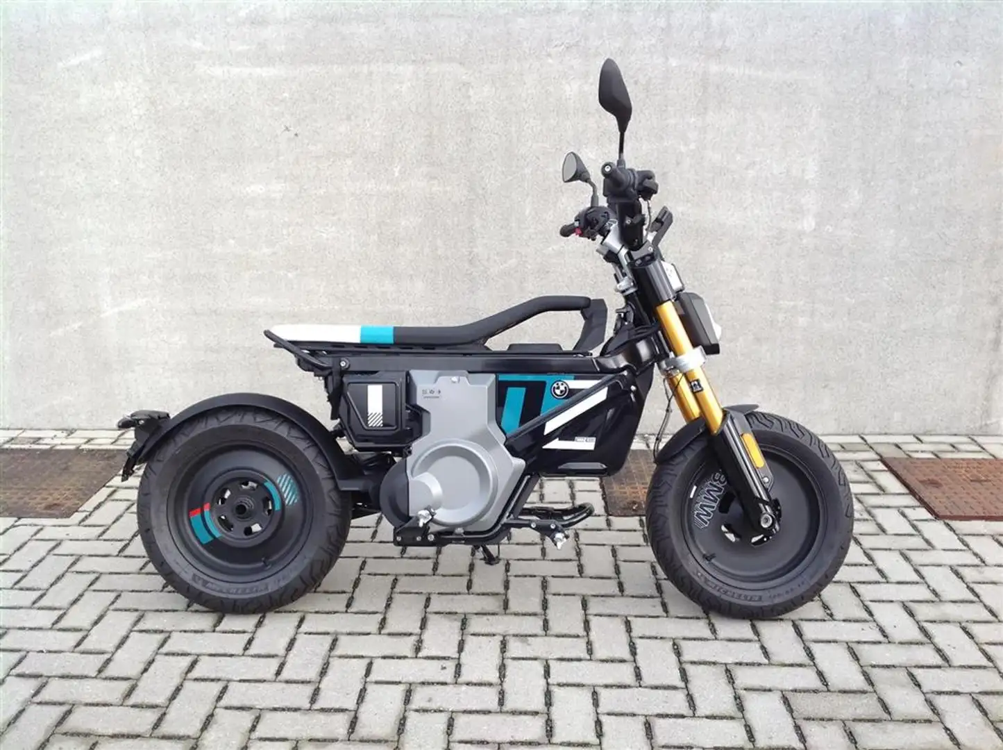 BMW CE 02 Nieuw Schwarz - 1