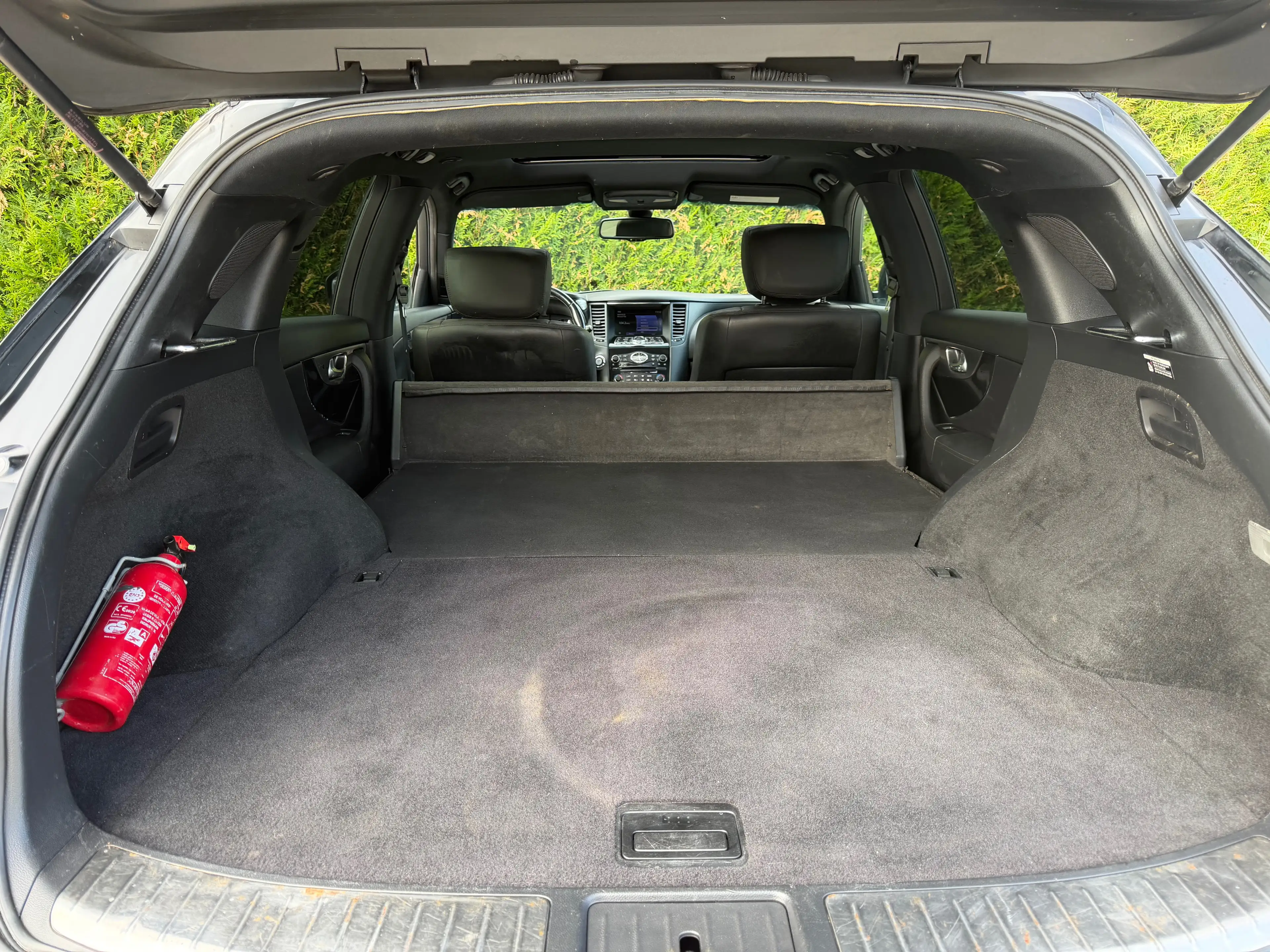 Infiniti FX FX 3.0 D V6 S / BOÎTE AUTOMATIQUE / UTILITAIRE — photo 8