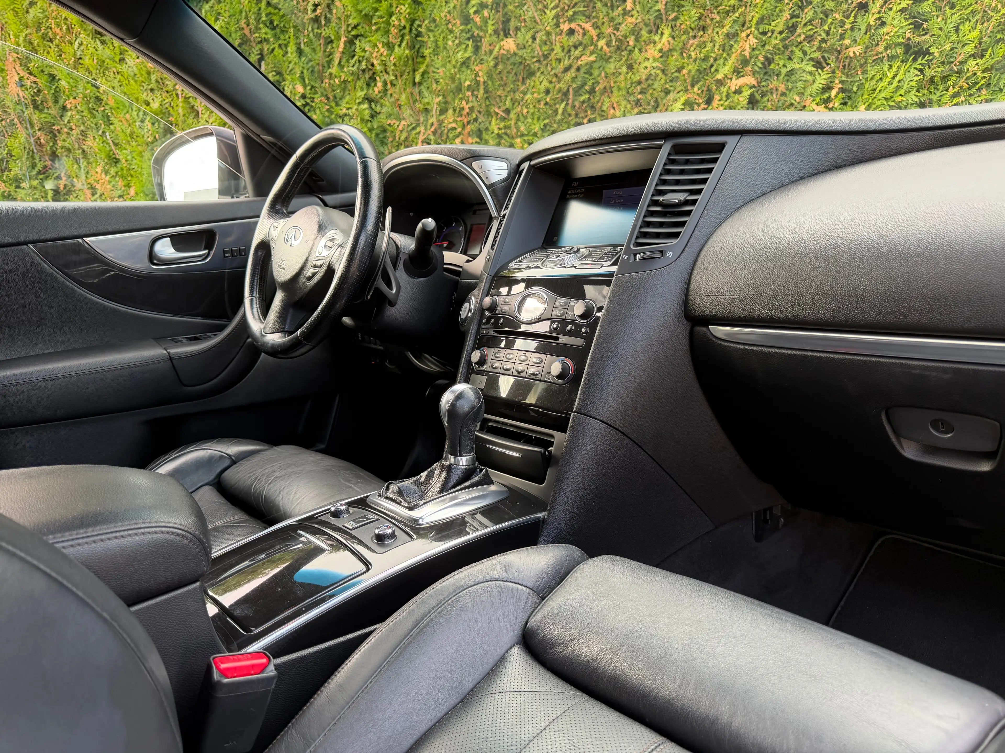 Infiniti FX FX 3.0 D V6 S / BOÎTE AUTOMATIQUE / UTILITAIRE — photo 5
