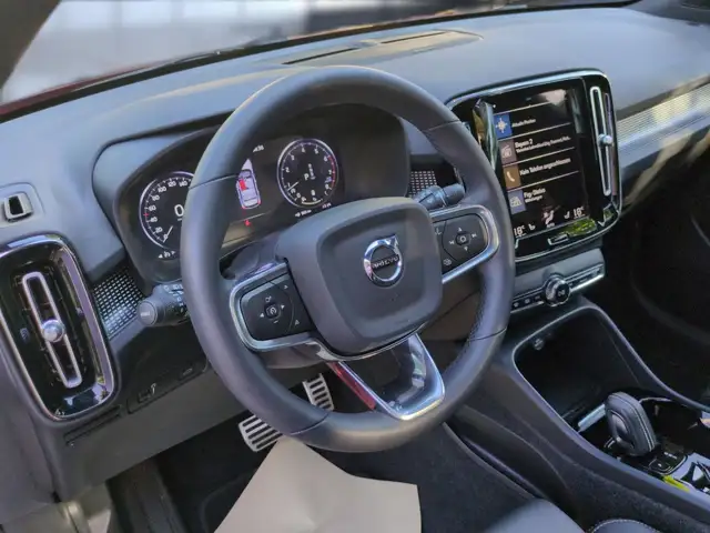 Volvo XC40 view 14