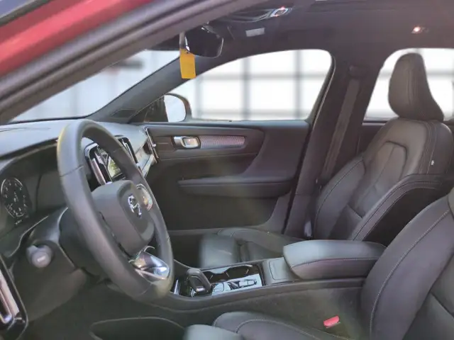 Volvo XC40 view 13